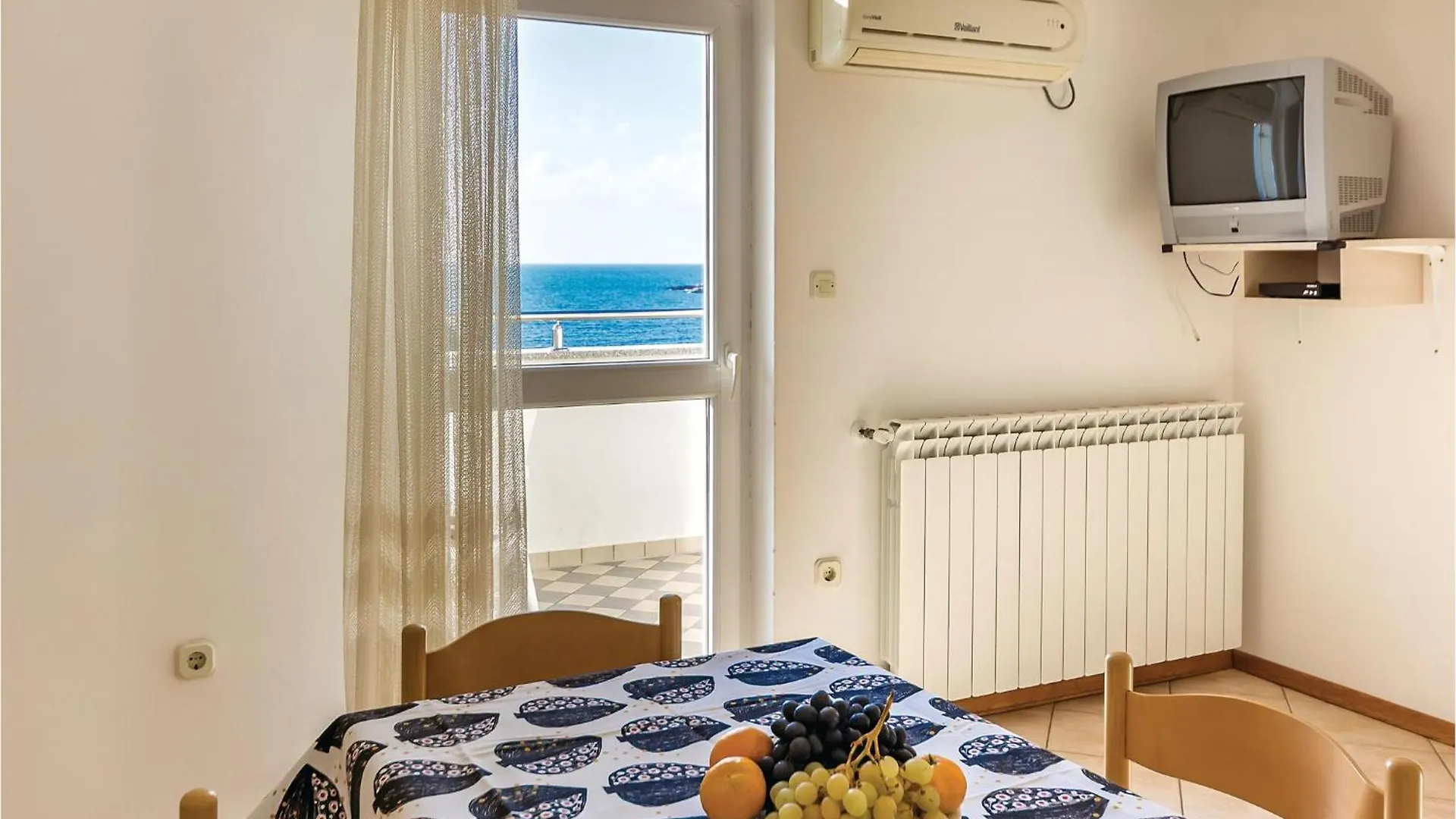 1 Bedroom Nice Apartment In Pula