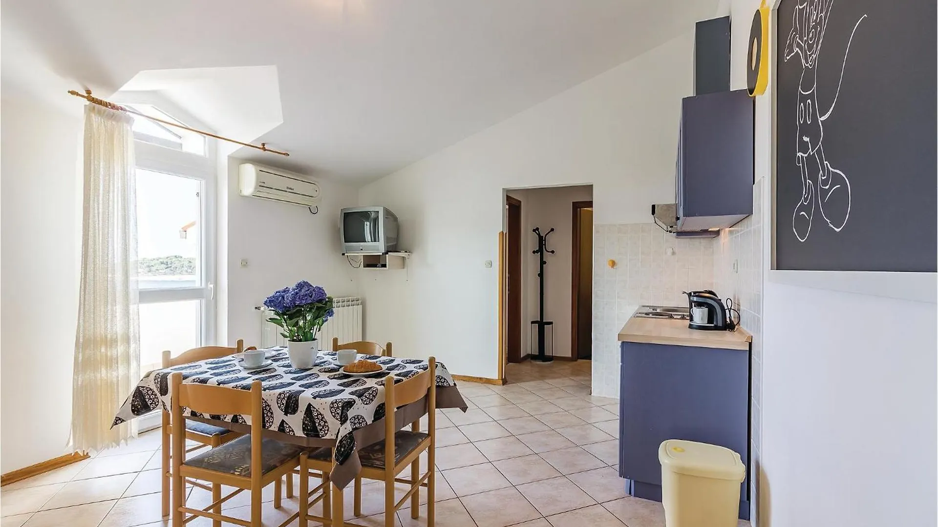 1 Bedroom Nice Apartment In Pula